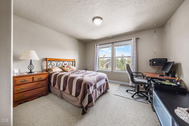 2951 NE Dogwood Drive, Bend, OR 97701
