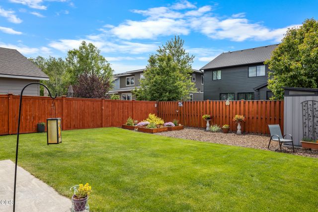 2951 NE Dogwood Drive, Bend, OR 97701