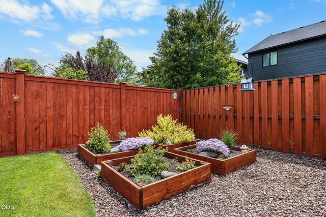 2951 NE Dogwood Drive, Bend, OR 97701
