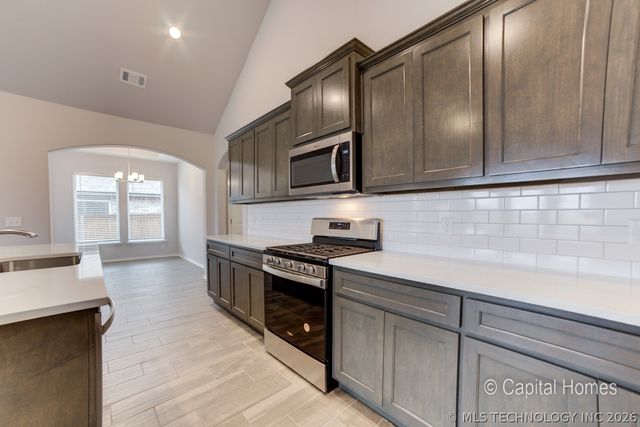2025 W Huntsville Place, Broken Arrow, OK 74011