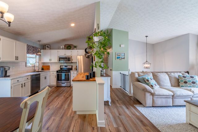 8008 Leaview Drive, Columbus, OH 43235