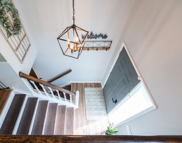 8008 Leaview Drive, Columbus, OH 43235