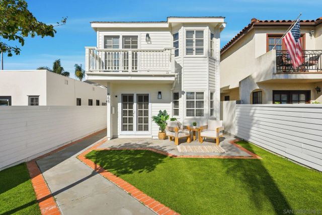 868 A Ave, Coronado, CA 92118