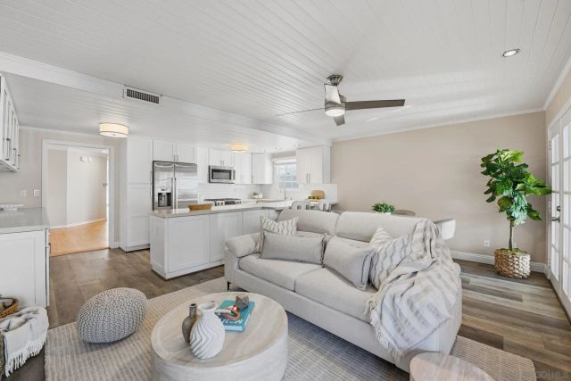 868 A Ave, Coronado, CA 92118