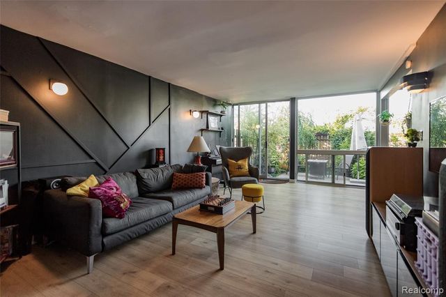 1971 Orleans 23, Detroit, MI 48207