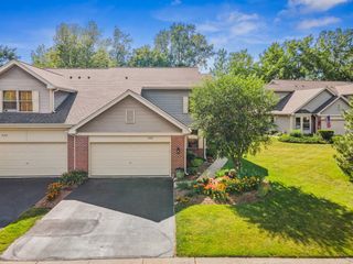 220 Woodboro Drive, West Chicago, IL 60185