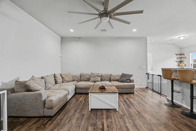 1901 Hannah Lane, Oklahoma City, OK 73127