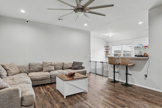 1901 Hannah Lane, Oklahoma City, OK 73127