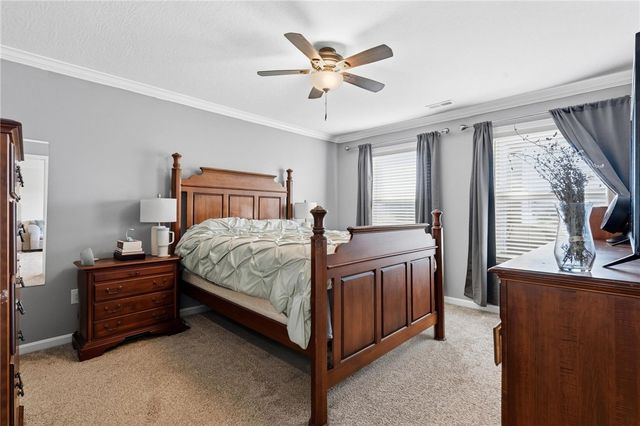 141 Old Pond Road, Springboro, OH 45066