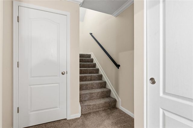 141 Old Pond Road, Springboro, OH 45066