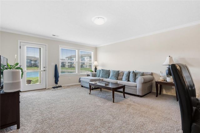 141 Old Pond Road, Springboro, OH 45066