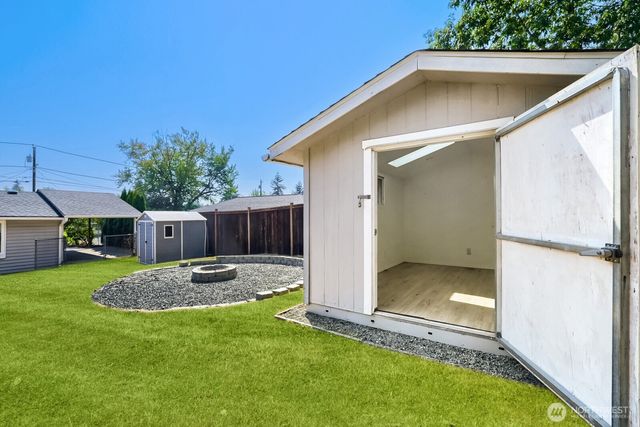 5607 240th Street SW, Mountlake Terrace, WA 98043