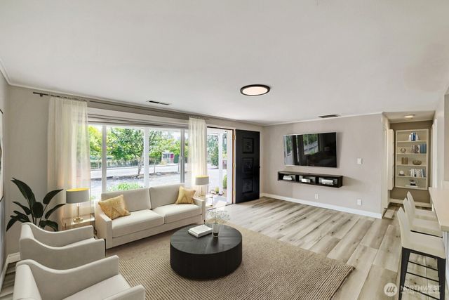 5607 240th Street SW, Mountlake Terrace, WA 98043