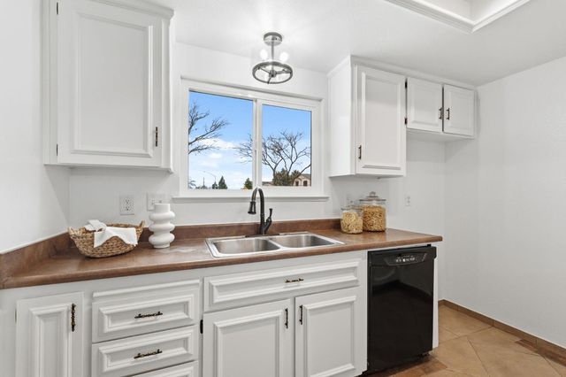 1601 Sonora Street, Madera, CA 93638