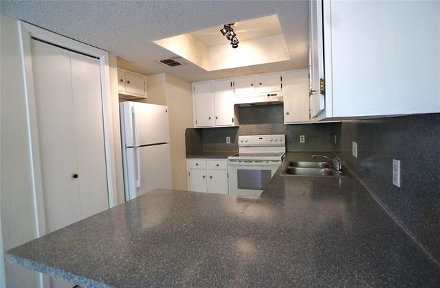 8418 Fathom CIR C-302, Austin, TX 78750