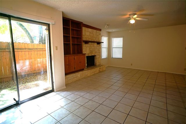 8418 Fathom CIR C-302, Austin, TX 78750