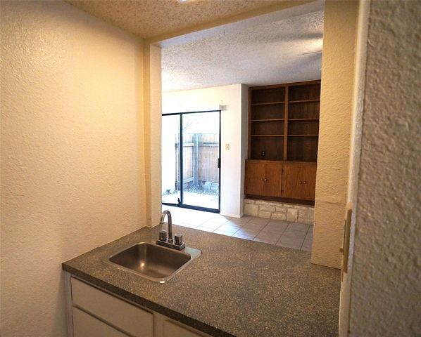 8418 Fathom CIR C-302, Austin, TX 78750