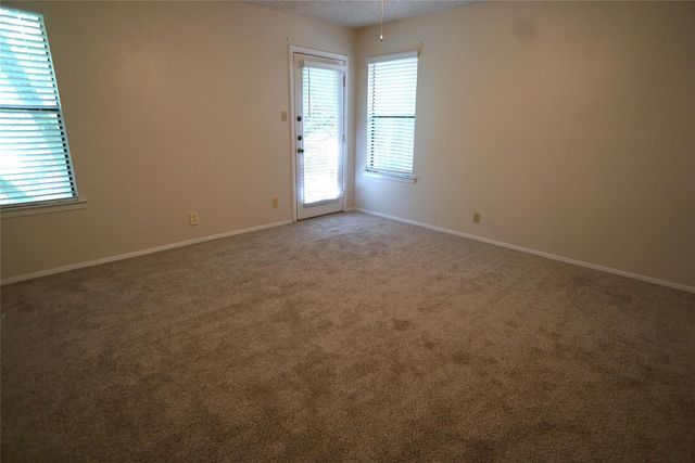 8418 Fathom CIR C-302, Austin, TX 78750