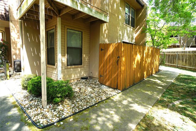 8418 Fathom CIR C-302, Austin, TX 78750