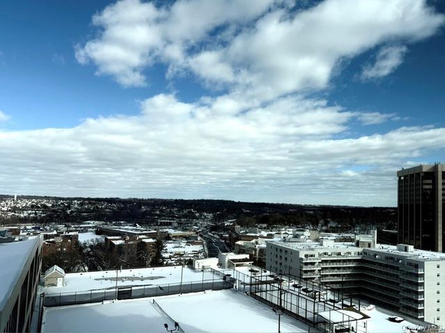 10 City Place 16E, White Plains, NY 10601