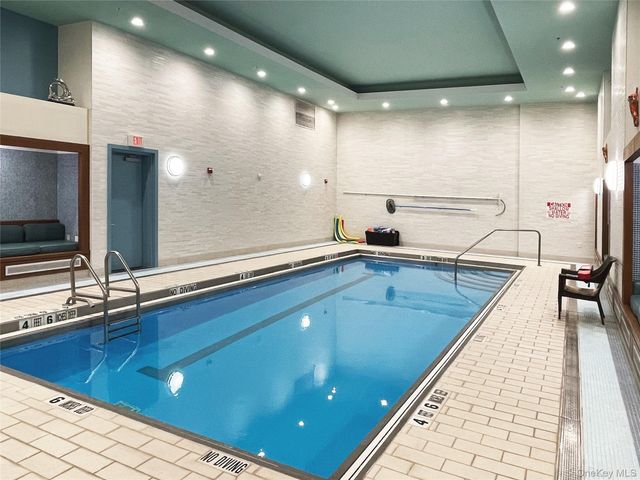 10 City Place 16E, White Plains, NY 10601