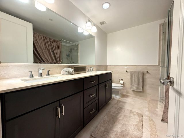 10 City Place 16E, White Plains, NY 10601