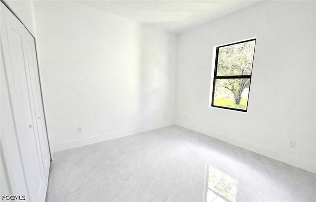 2522 Alice PL, Lehigh Acres, FL 33971