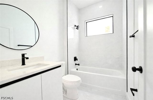 2522 Alice PL, Lehigh Acres, FL 33971