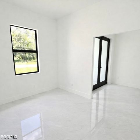 2522 Alice PL, Lehigh Acres, FL 33971