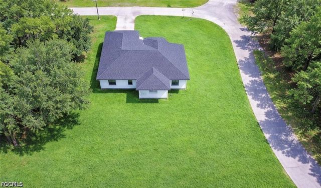 2522 Alice PL, Lehigh Acres, FL 33971