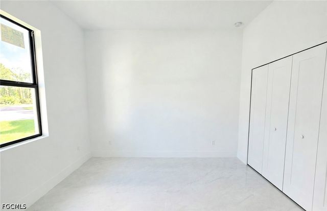 2522 Alice PL, Lehigh Acres, FL 33971