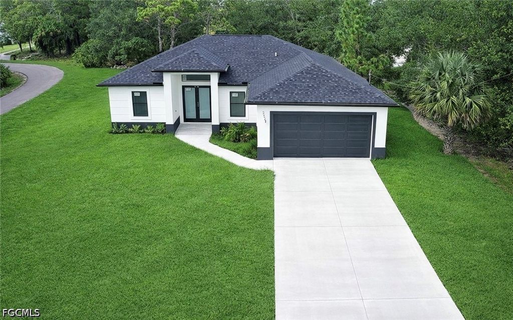 2522 Alice PL, Lehigh Acres, FL 33971