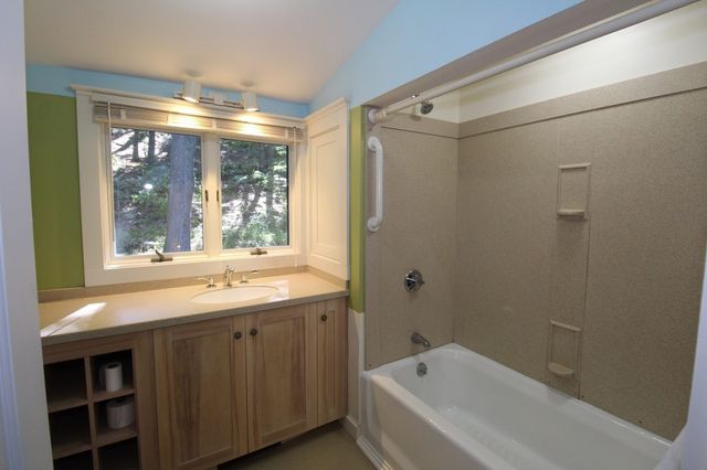 49 Woodward Avenue, Gloucester, MA 01930