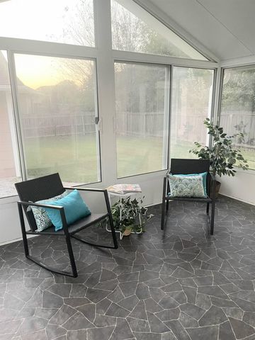 4323 N Edgemoor St, Bel Aire, KS 67220