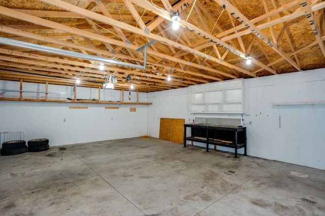 4323 N Edgemoor St, Bel Aire, KS 67220