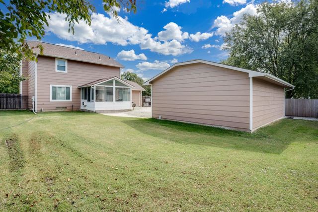 4323 N Edgemoor St, Bel Aire, KS 67220