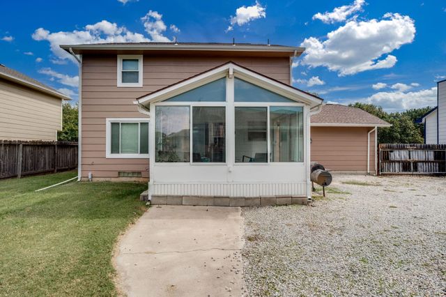 4323 N Edgemoor St, Bel Aire, KS 67220
