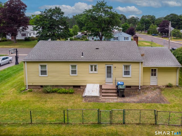 54 Woodhill Road, Manchester, CT 06042