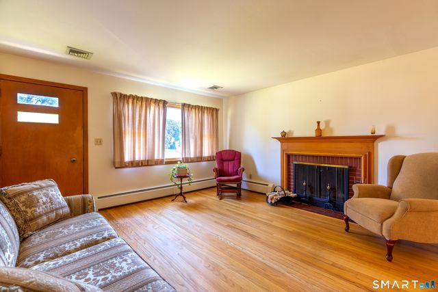 54 Woodhill Road, Manchester, CT 06042
