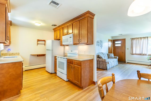 54 Woodhill Road, Manchester, CT 06042