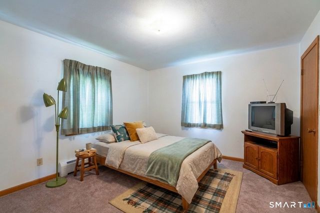54 Woodhill Road, Manchester, CT 06042