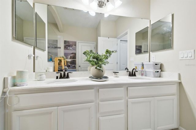 1241 FLORABLU DRIVE, Seffner, FL 33584