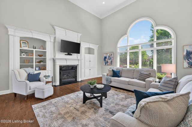 2801 Woodcrest Ct, Prospect, KY 40059