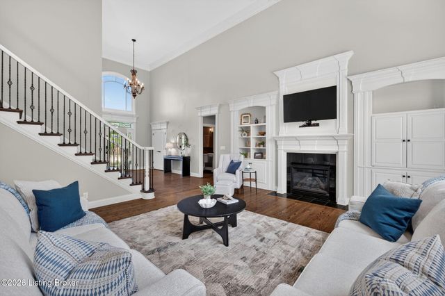 2801 Woodcrest Ct, Prospect, KY 40059