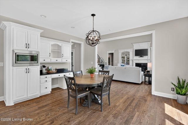 2801 Woodcrest Ct, Prospect, KY 40059