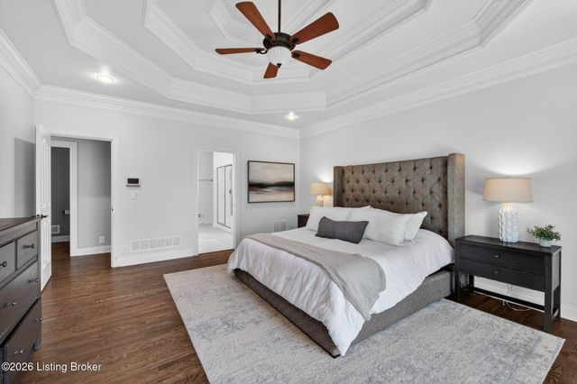 2801 Woodcrest Ct, Prospect, KY 40059