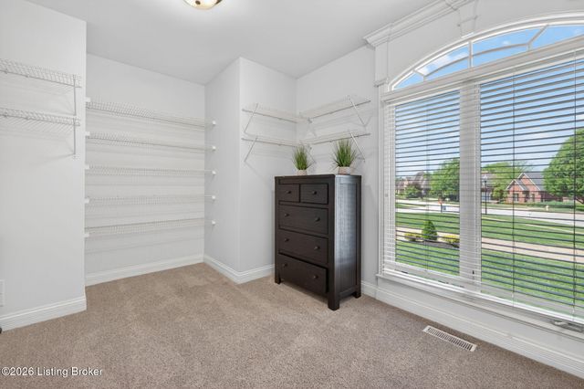 2801 Woodcrest Ct, Prospect, KY 40059