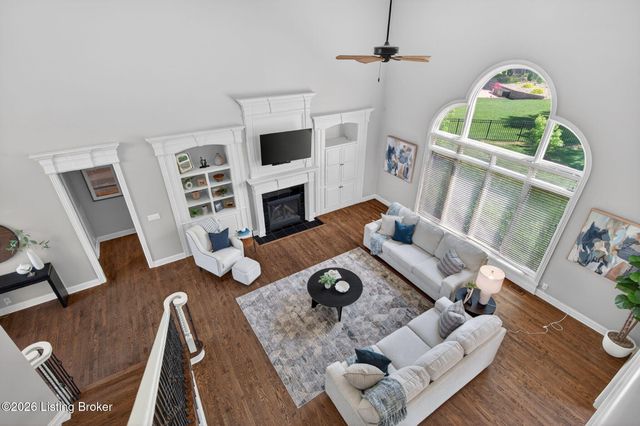 2801 Woodcrest Ct, Prospect, KY 40059