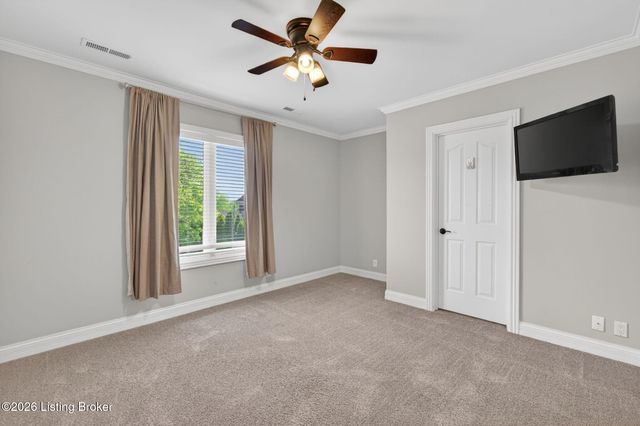 2801 Woodcrest Ct, Prospect, KY 40059