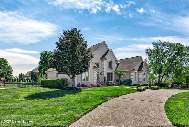 2801 Woodcrest Ct, Prospect, KY 40059